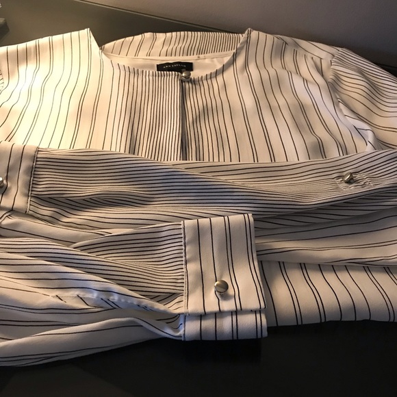 Silky blouse. - Picture 1 of 2